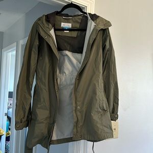 Columbia rain coat